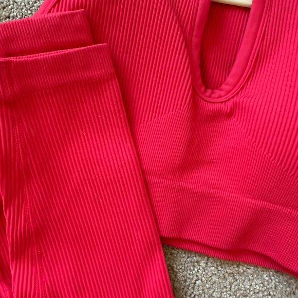 Vibrant Pink Ribbed Workout Set - Picture 2 of 2